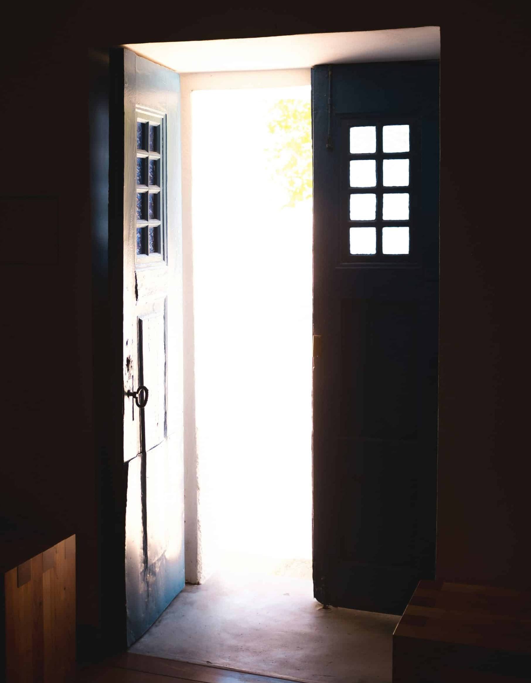 open door felix-mulderrig-vdCB7fXGkc4-unsplash (1)